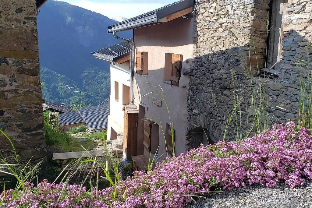 La Lotiere Villa Fontaine-le-Puits 0*,  France